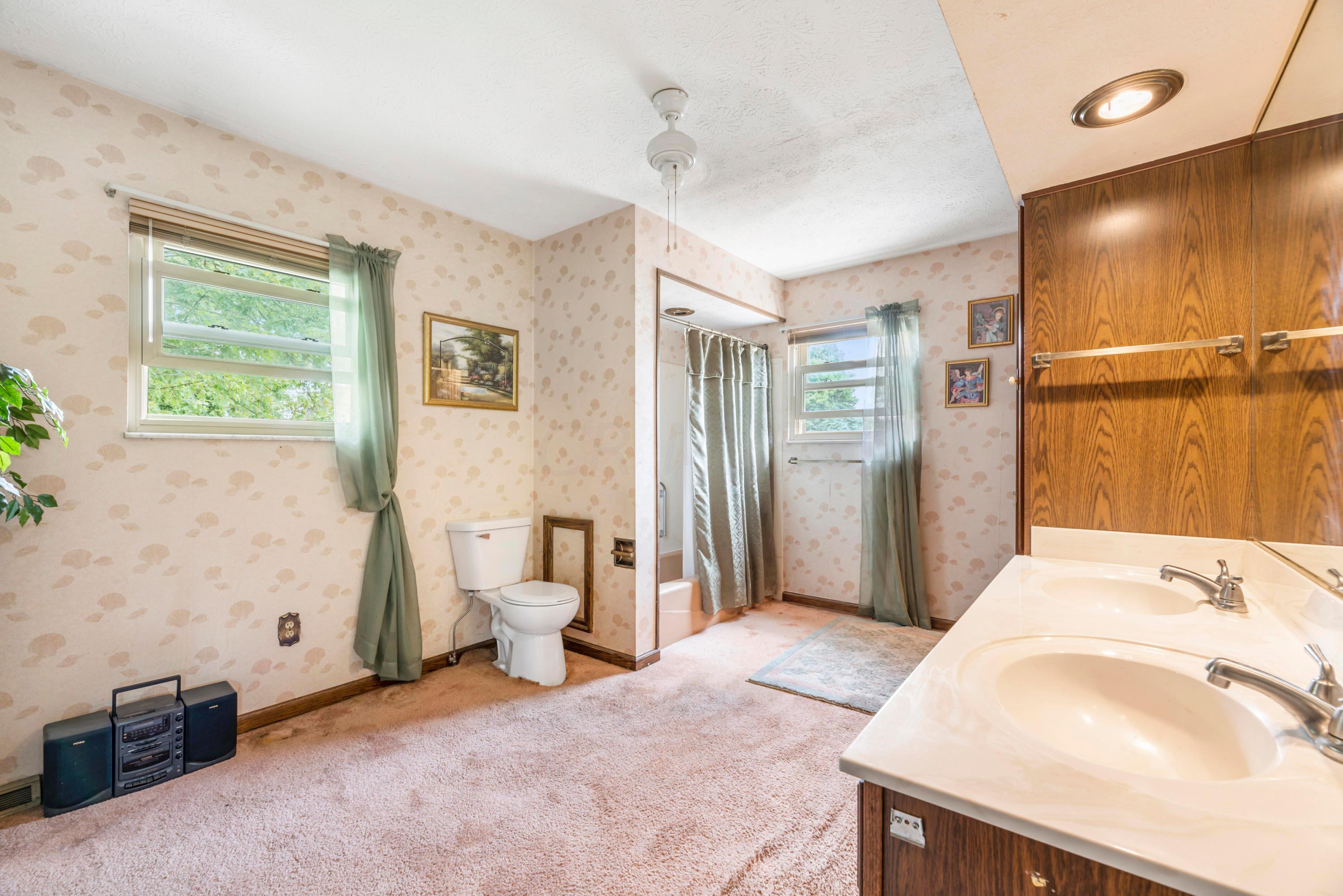 5458 Cedarbush Road Columbus, OH 43229 - Photo 23 of 37 Gallery Image 23
