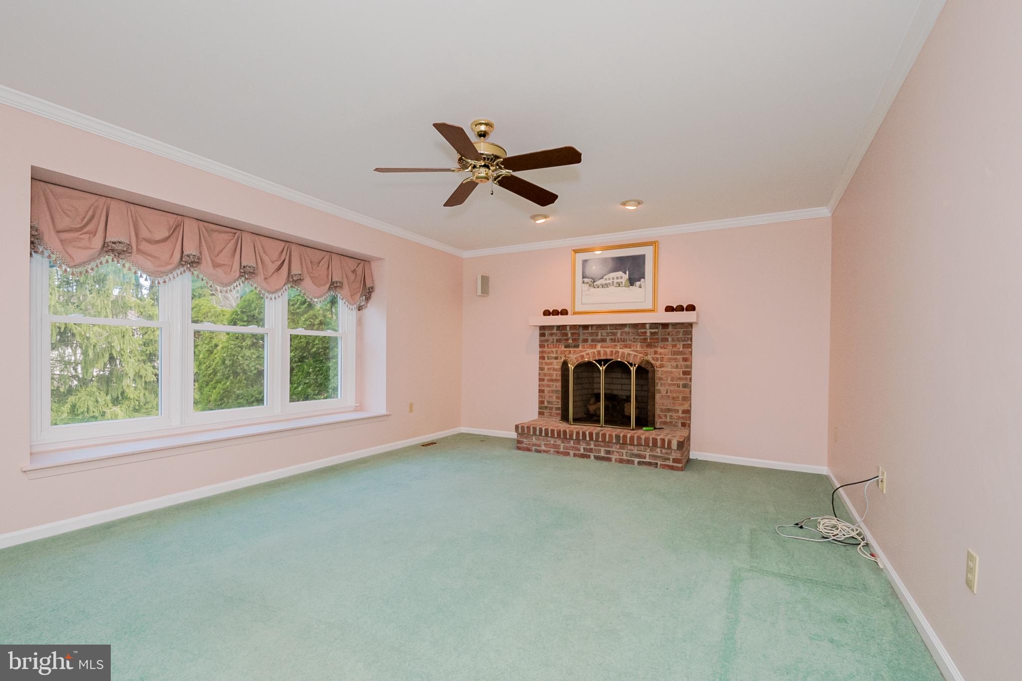 104 Bridle Path East Hockessin, DE 19707 - Photo 17 of 36 Family room