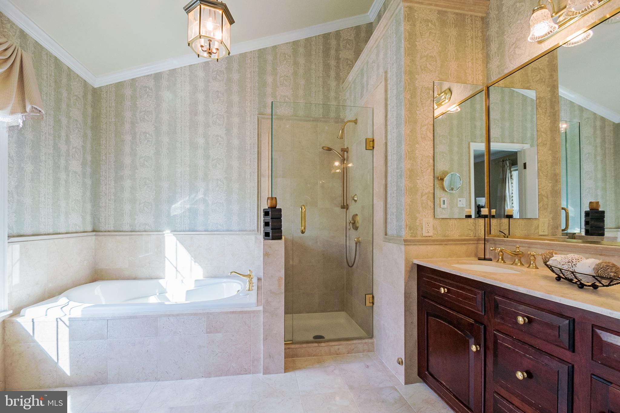 104 Bridle Path East Hockessin, DE 19707 - Photo 27 of 36 2nd-floor master bathroom