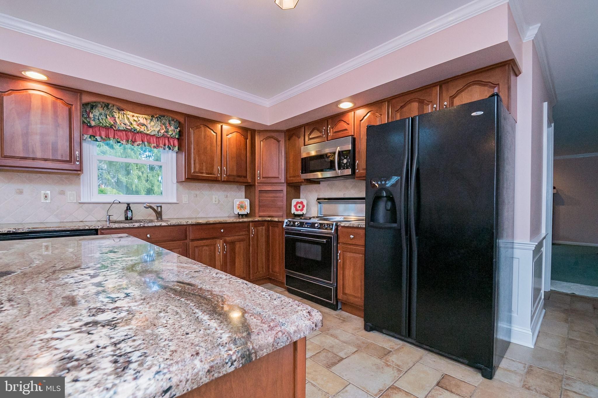 104 Bridle Path East Hockessin, DE 19707 - Photo 10 of 36 kitchen