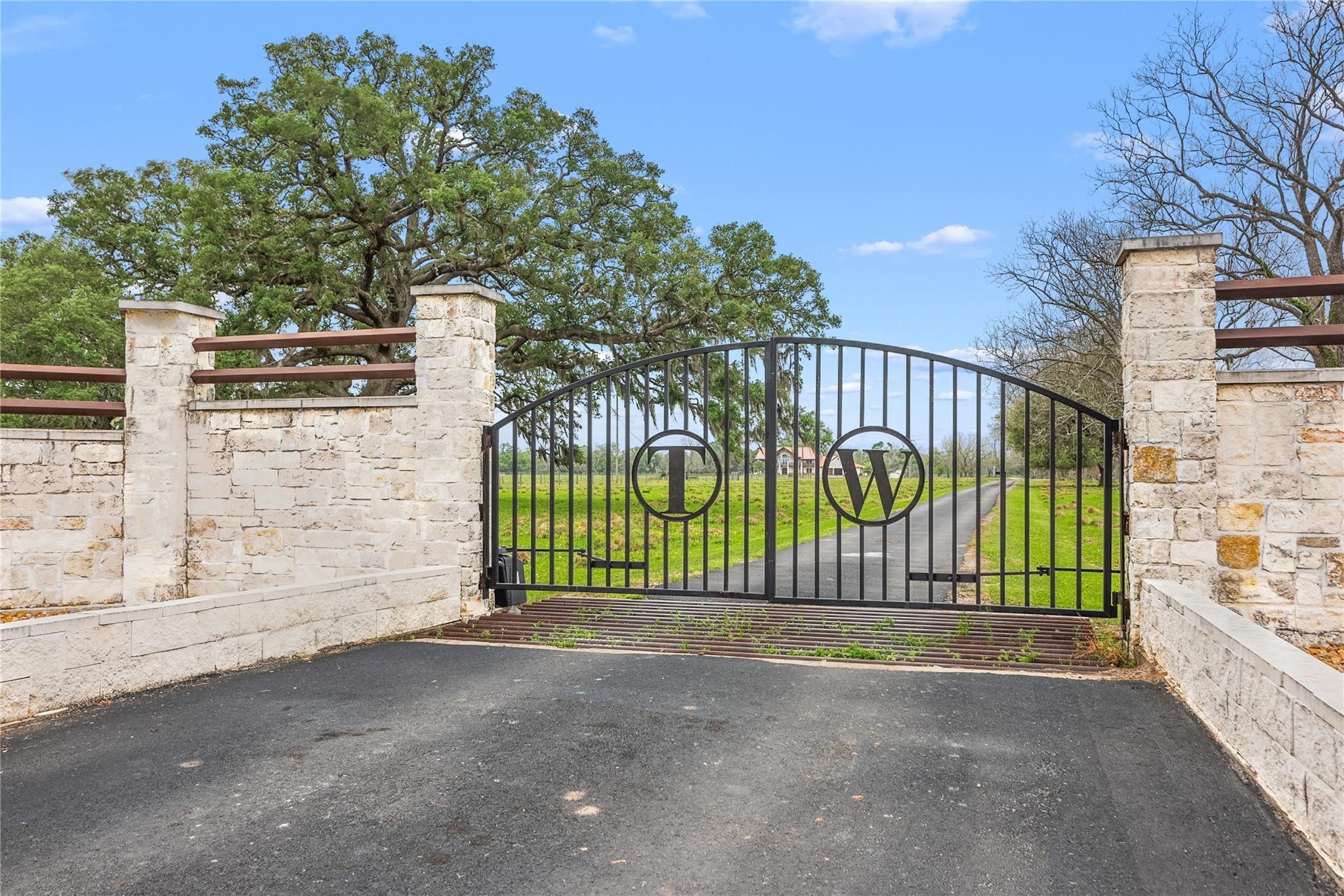 8821 FM 524 Road Sweeny, TX 77480 - Photo 5 of 47 a sign that is on the side of the road