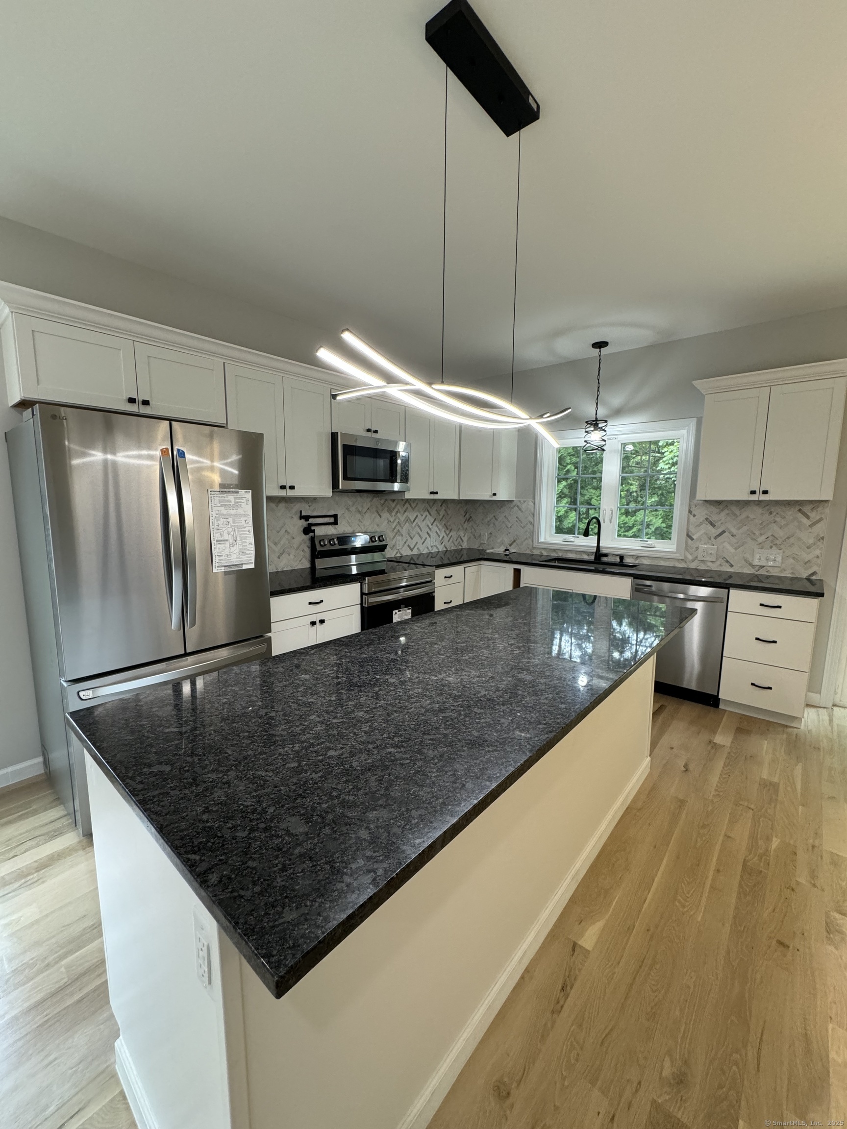 274 Riverside Drive Meriden, CT 06451 - Photo 7 of 12