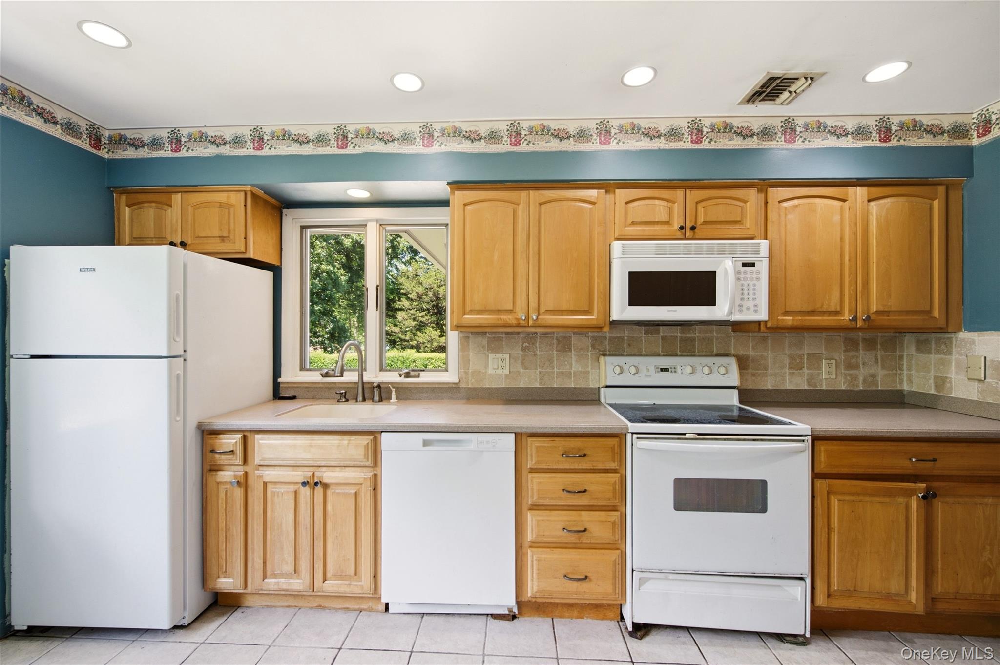 58 Juniper Road Kings Park, NY 11754 - Photo 11 of 33