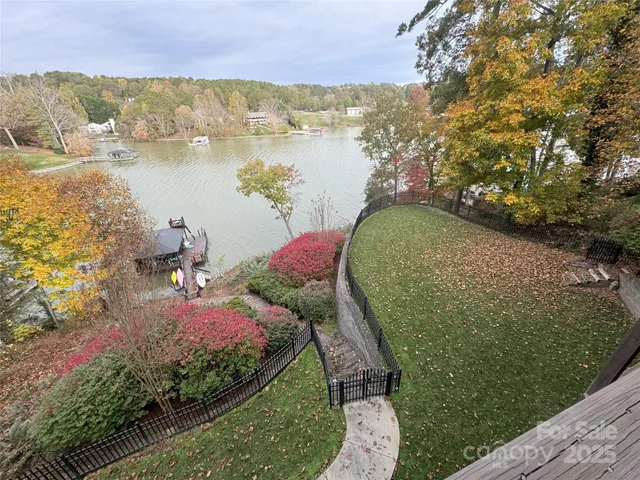 $998,500 | 649 46th Ave Drive Northeast, Hickory, NC 28601