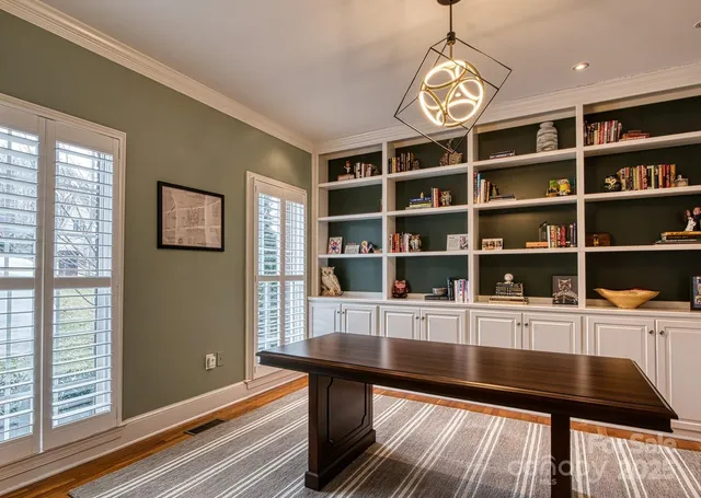 $998,500 | 649 46th Ave Drive Northeast, Hickory, NC 28601