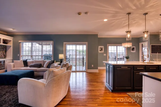 $998,500 | 649 46th Ave Drive Northeast, Hickory, NC 28601