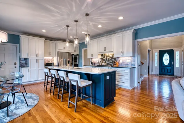 $998,500 | 649 46th Ave Drive Northeast, Hickory, NC 28601