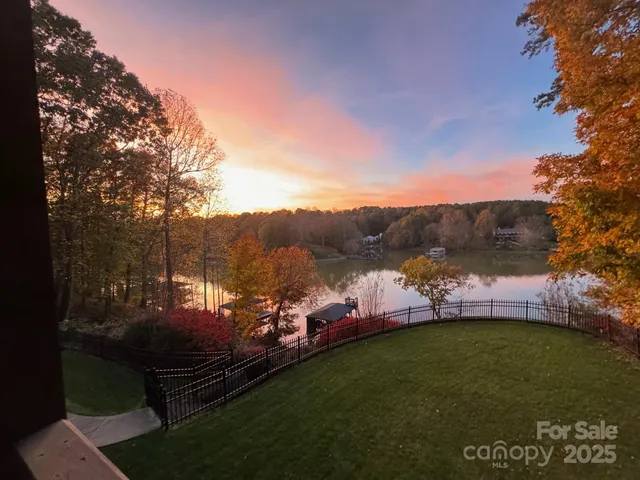 $998,500 | 649 46th Ave Drive Northeast, Hickory, NC 28601