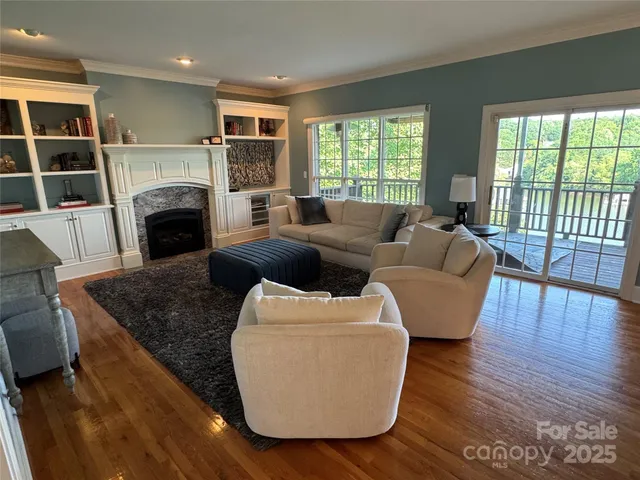 $998,500 | 649 46th Ave Drive Northeast, Hickory, NC 28601