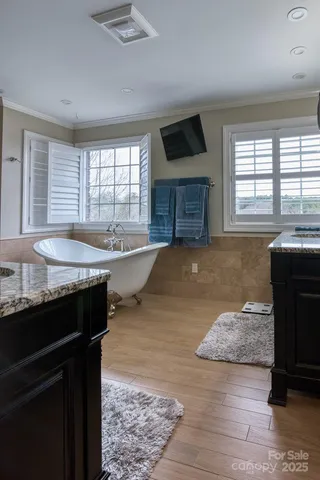 $998,500 | 649 46th Ave Drive Northeast, Hickory, NC 28601