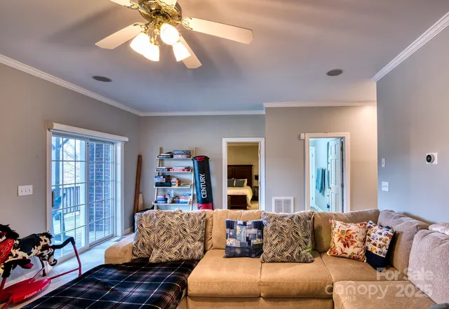 $998,500 | 649 46th Ave Drive Northeast, Hickory, NC 28601