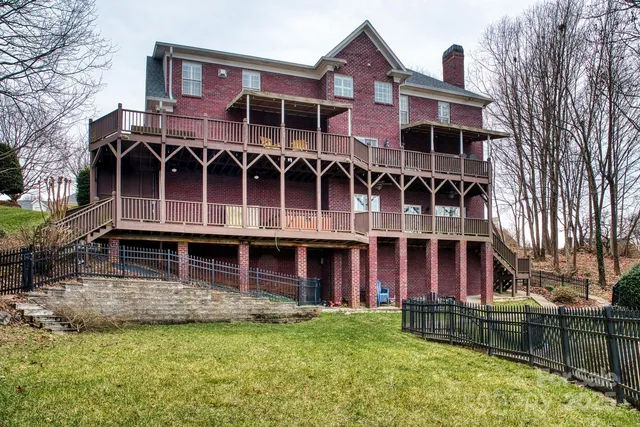 $998,500 | 649 46th Ave Drive Northeast, Hickory, NC 28601