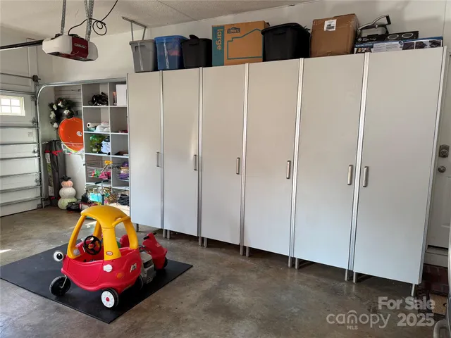 $998,500 | 649 46th Ave Drive Northeast, Hickory, NC 28601