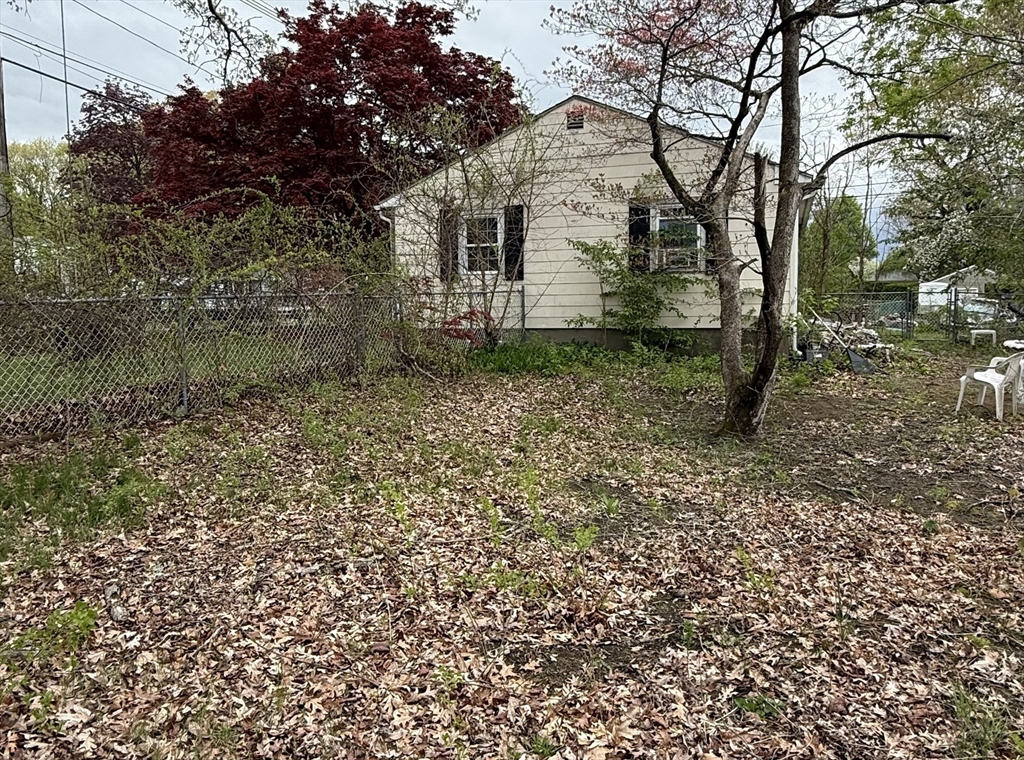 535 Prospect Street Chicopee, MA 01020 - Photo 7 of 21