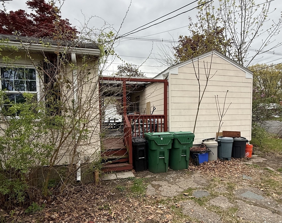535 Prospect Street Chicopee, MA 01020 - Photo 8 of 21