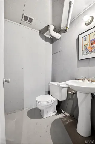 $725,000 | 10067 Springwood Drive, St. Louis, MO 63124