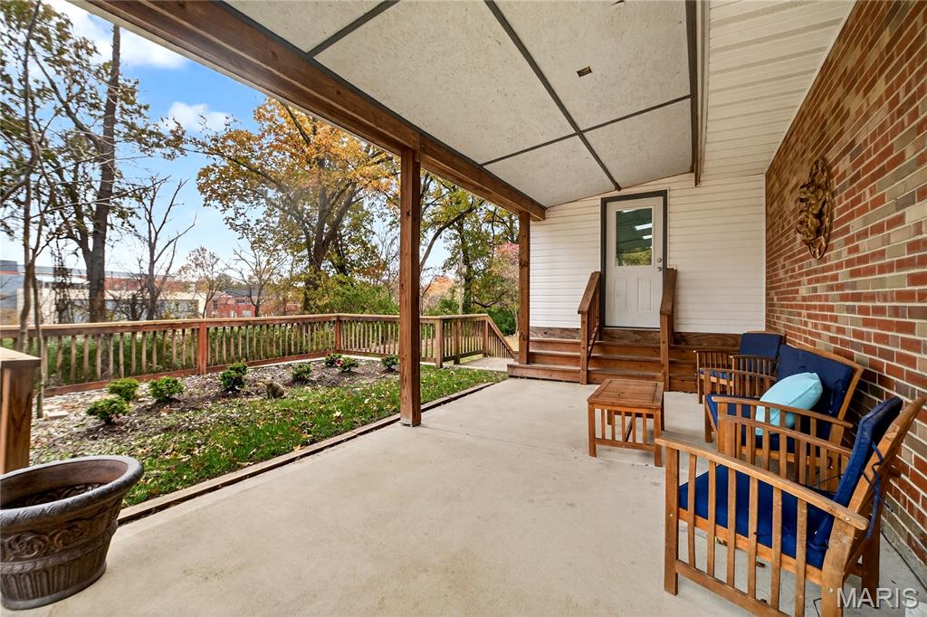 10067 Springwood Drive Ladue, MO 63124 - Photo 23 of 27