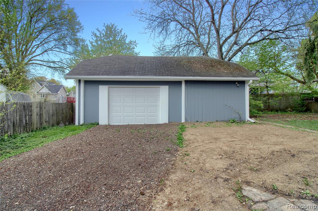 127 Bates Street Jackson, MI 49202 - Photo 28 of 33