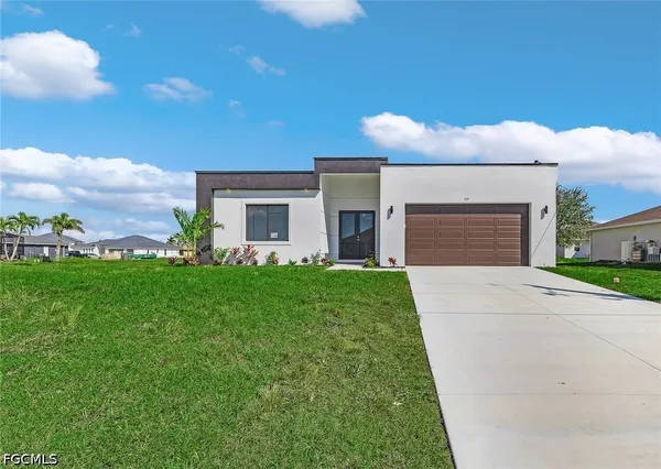 $383,900 | 231 Northwest 27th Avenue, Cape Coral, FL 33993