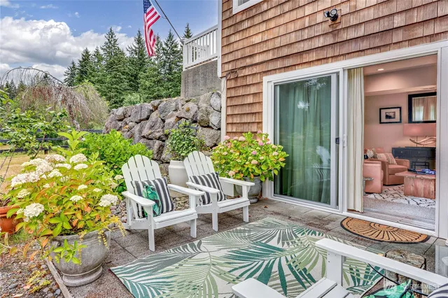 $1,700 | 25105 Taka Lane Northeast, Unit SUITEB, Kingston, WA 98346