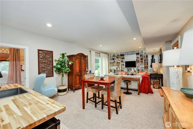 $1,700 | 25105 Taka Lane Northeast, Unit SUITEB, Kingston, WA 98346