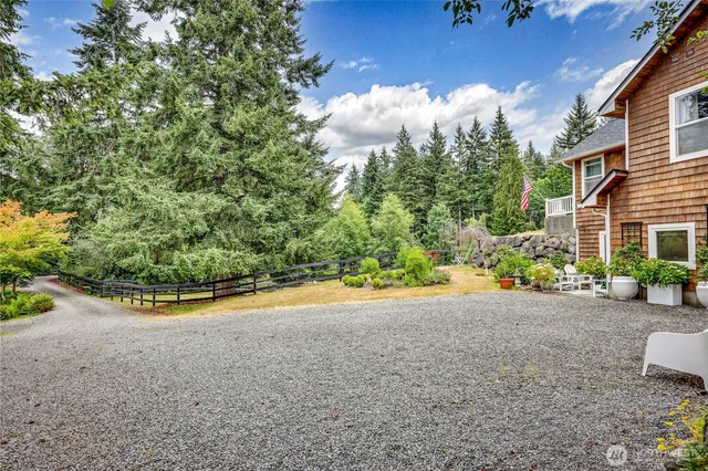 $1,700 | 25105 Taka Lane Northeast, Unit SUITEB, Kingston, WA 98346