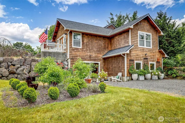 $1,700 | 25105 Taka Lane Northeast, Unit SUITEB, Kingston, WA 98346