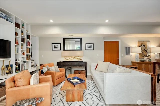 $1,700 | 25105 Taka Lane Northeast, Unit SUITEB, Kingston, WA 98346