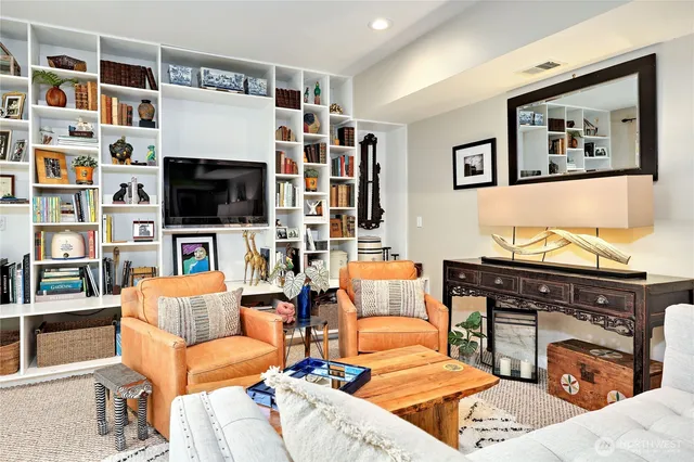 $1,700 | 25105 Taka Lane Northeast, Unit SUITEB, Kingston, WA 98346