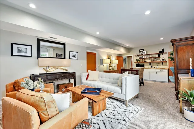 $1,700 | 25105 Taka Lane Northeast, Unit SUITEB, Kingston, WA 98346