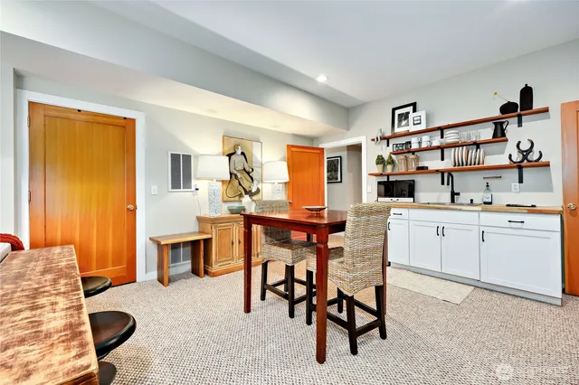 $1,700 | 25105 Taka Lane Northeast, Unit SUITEB, Kingston, WA 98346