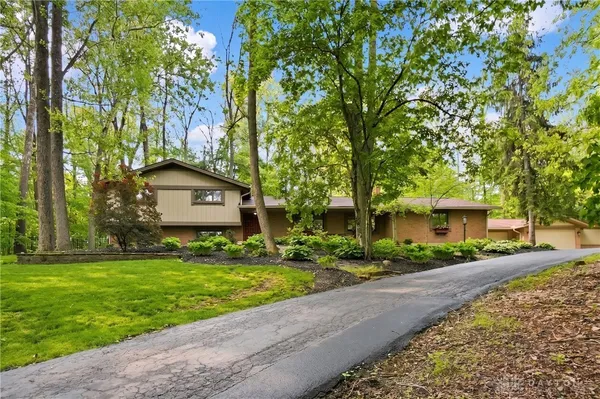 $995,000 | 2780 East Spring Valley Pike, Dayton, OH 45458
