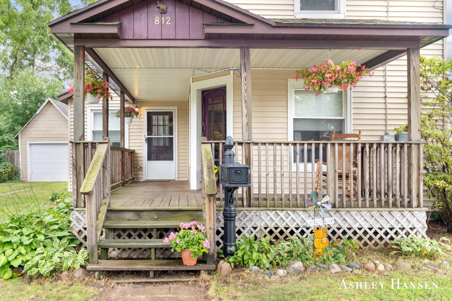 812 Alderman Street Belding, MI 48809 - Photo 2 of 24 Charming front porch