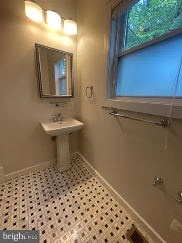 $1,175,000 | 407 North Bryan Street, Arlington, VA 22201