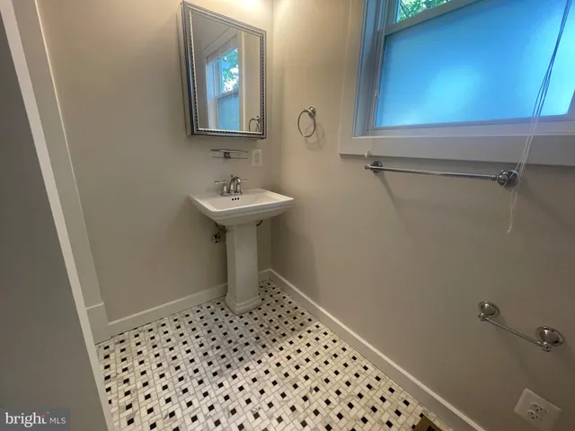 $1,175,000 | 407 North Bryan Street, Arlington, VA 22201