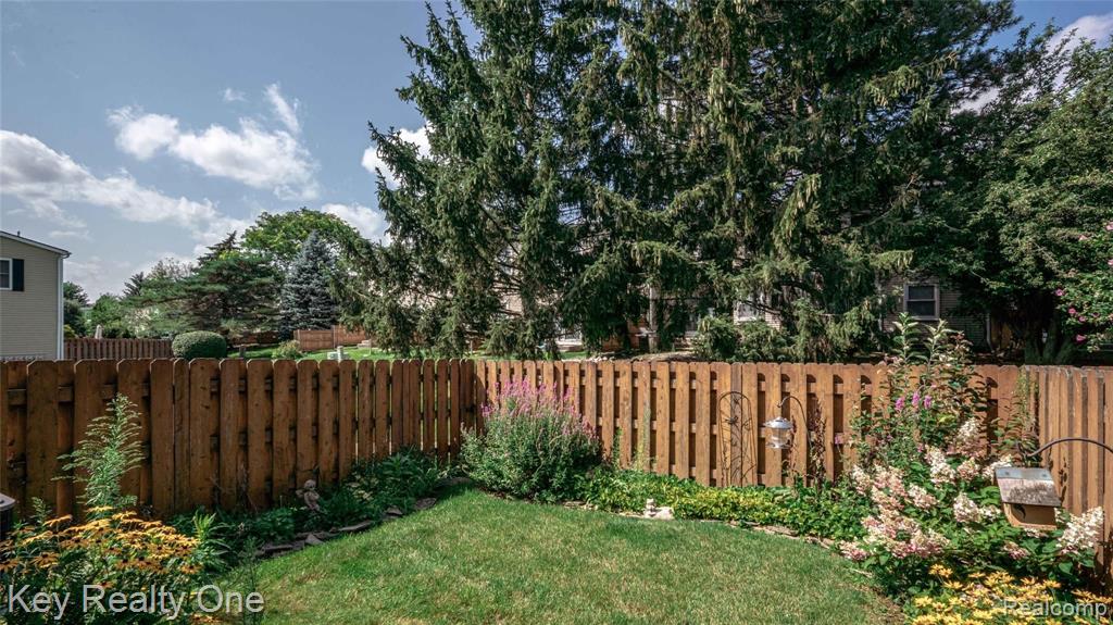 1034 Larson Court Rochester Hills, MI 48307 - Photo 11 of 15