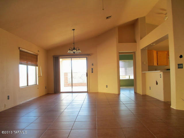 2116 Jacana Loop Tucson, AZ 85745 - Photo 7 of 35