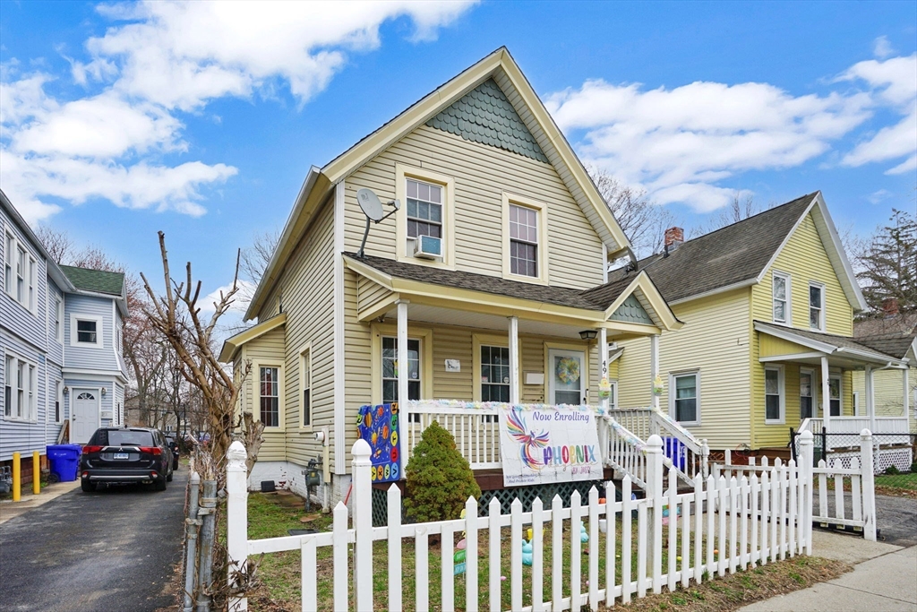 49 Andrew Street Springfield, MA 01109 - Photo 2 of 9