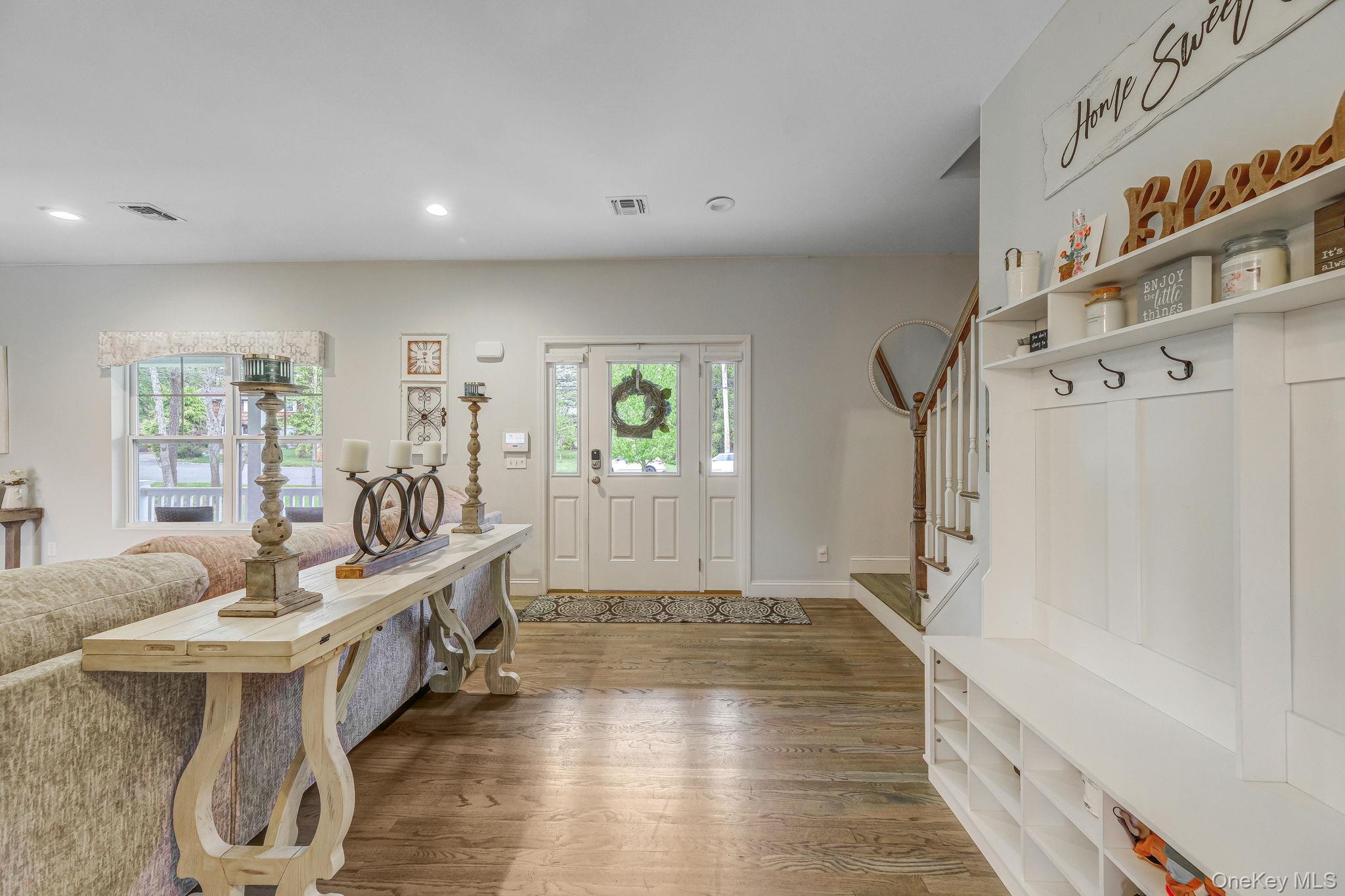 86 Country Road Medford, NY 11763 - Photo 14 of 47 Entrance Foyer, HW Floors, LR