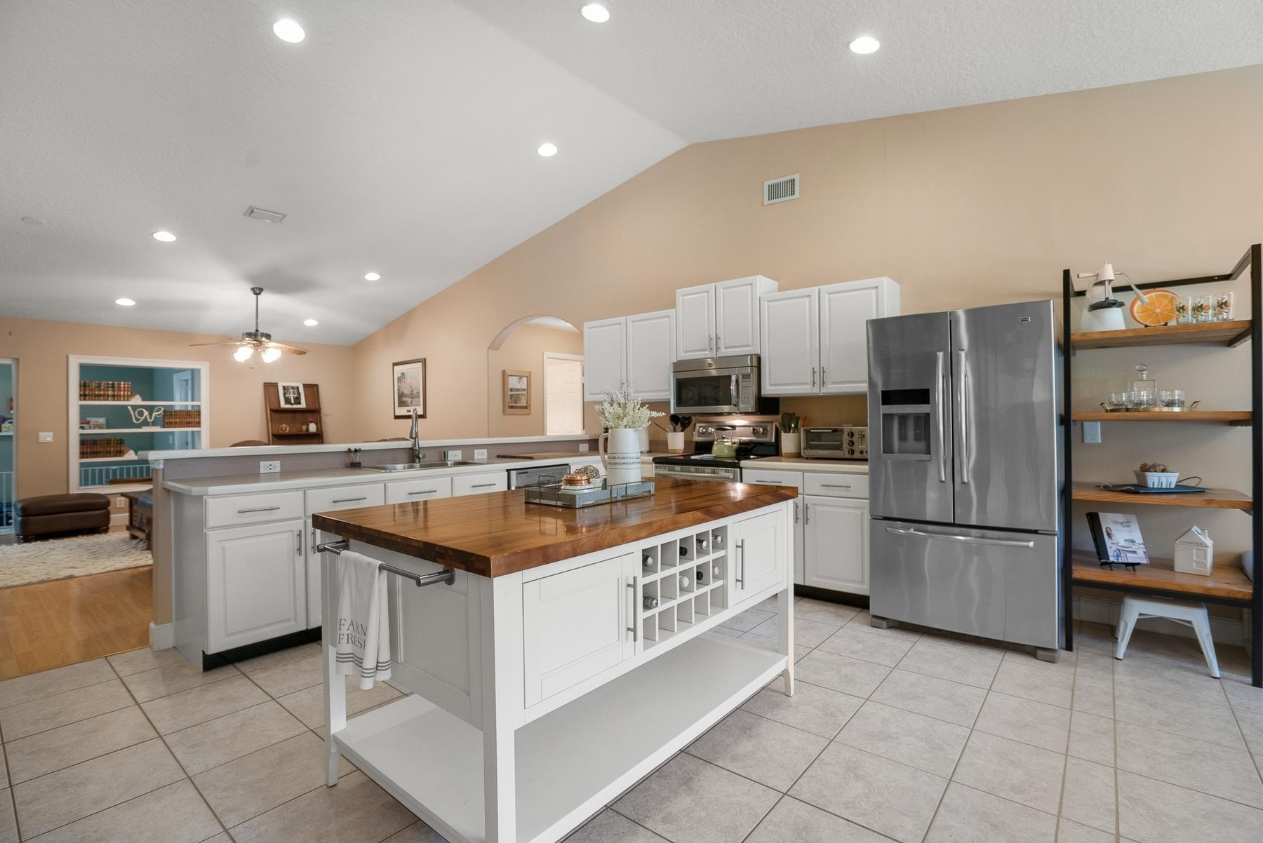 5770 Russakis Road Fort Pierce, FL 34951 - Photo 8 of 37 5770-Russakis-Dr-027