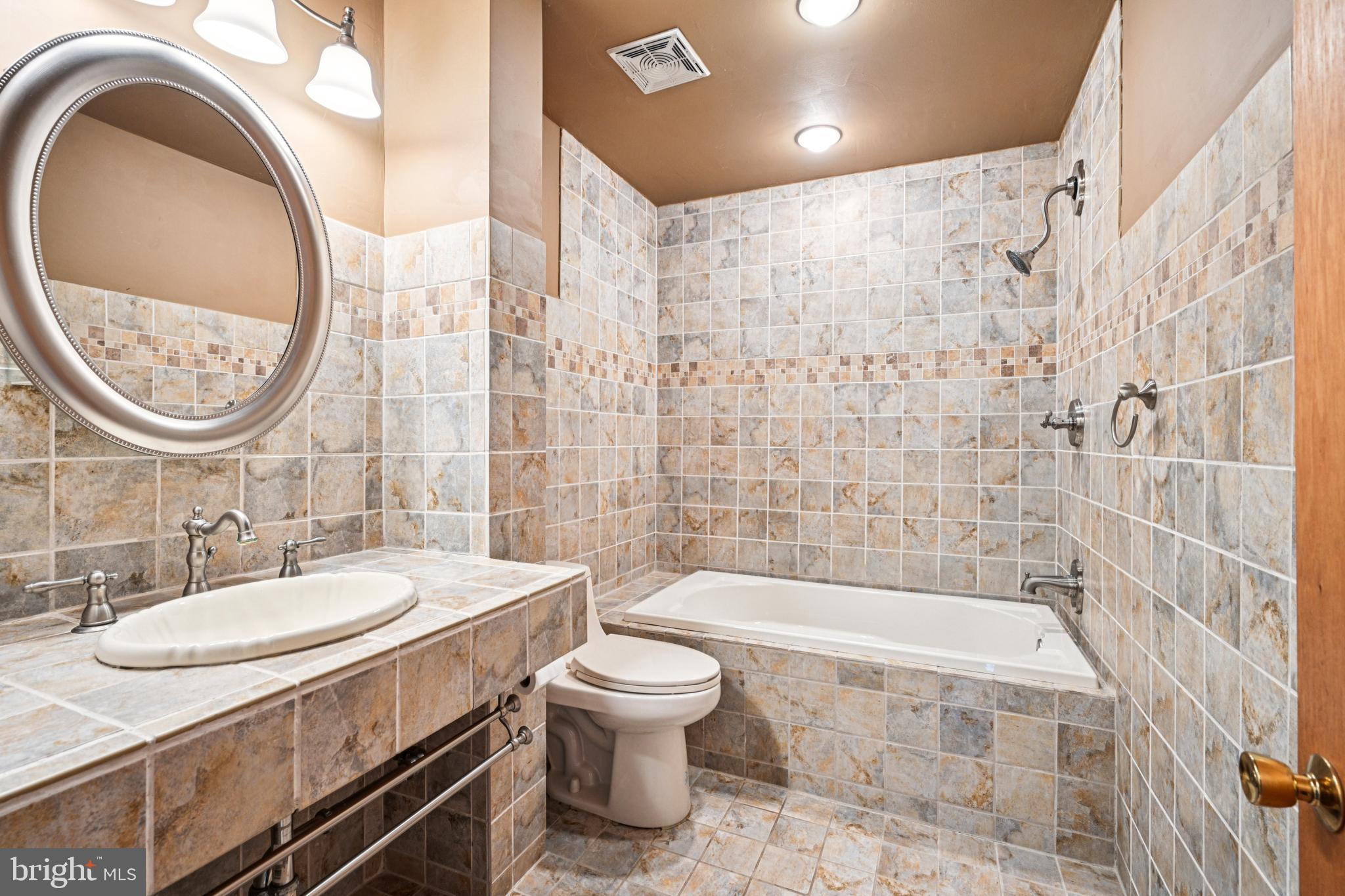517 Falcon Road Norristown, PA 19403 - Photo 27 of 69 Hall bath