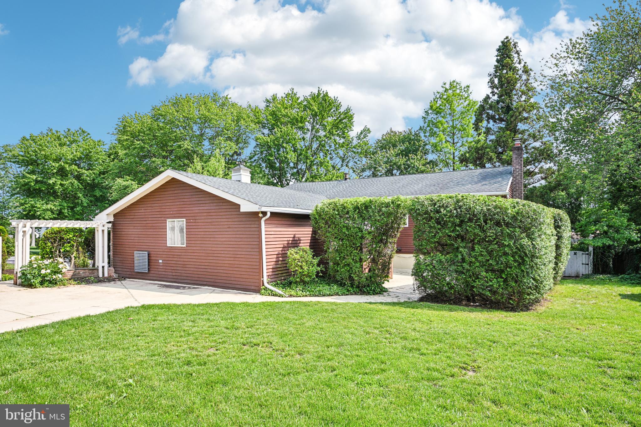 517 Falcon Road Norristown, PA 19403 - Photo 4 of 69 Gallery Image 4