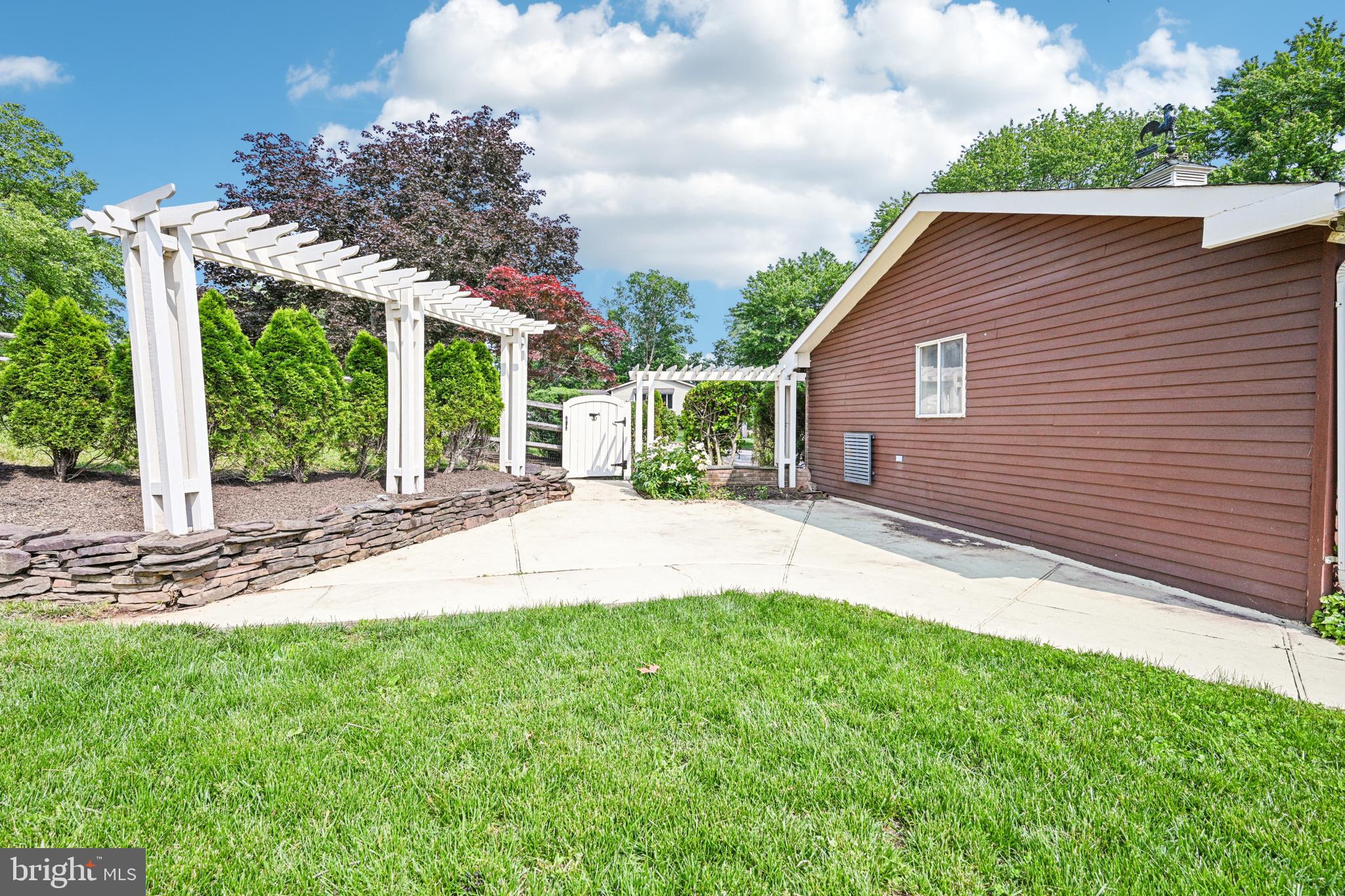 517 Falcon Road Norristown, PA 19403 - Photo 5 of 69 Gallery Image 5