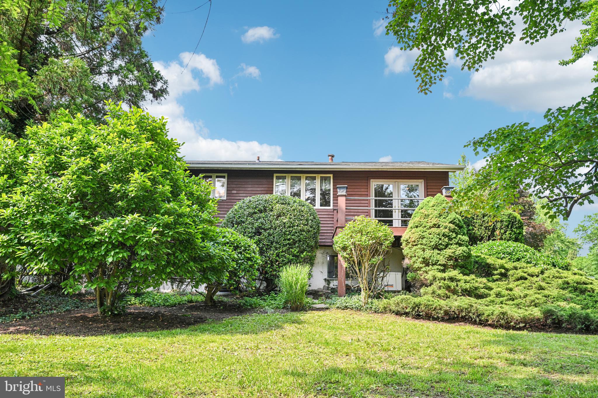 517 Falcon Road Norristown, PA 19403 - Photo 6 of 69 Gallery Image 6