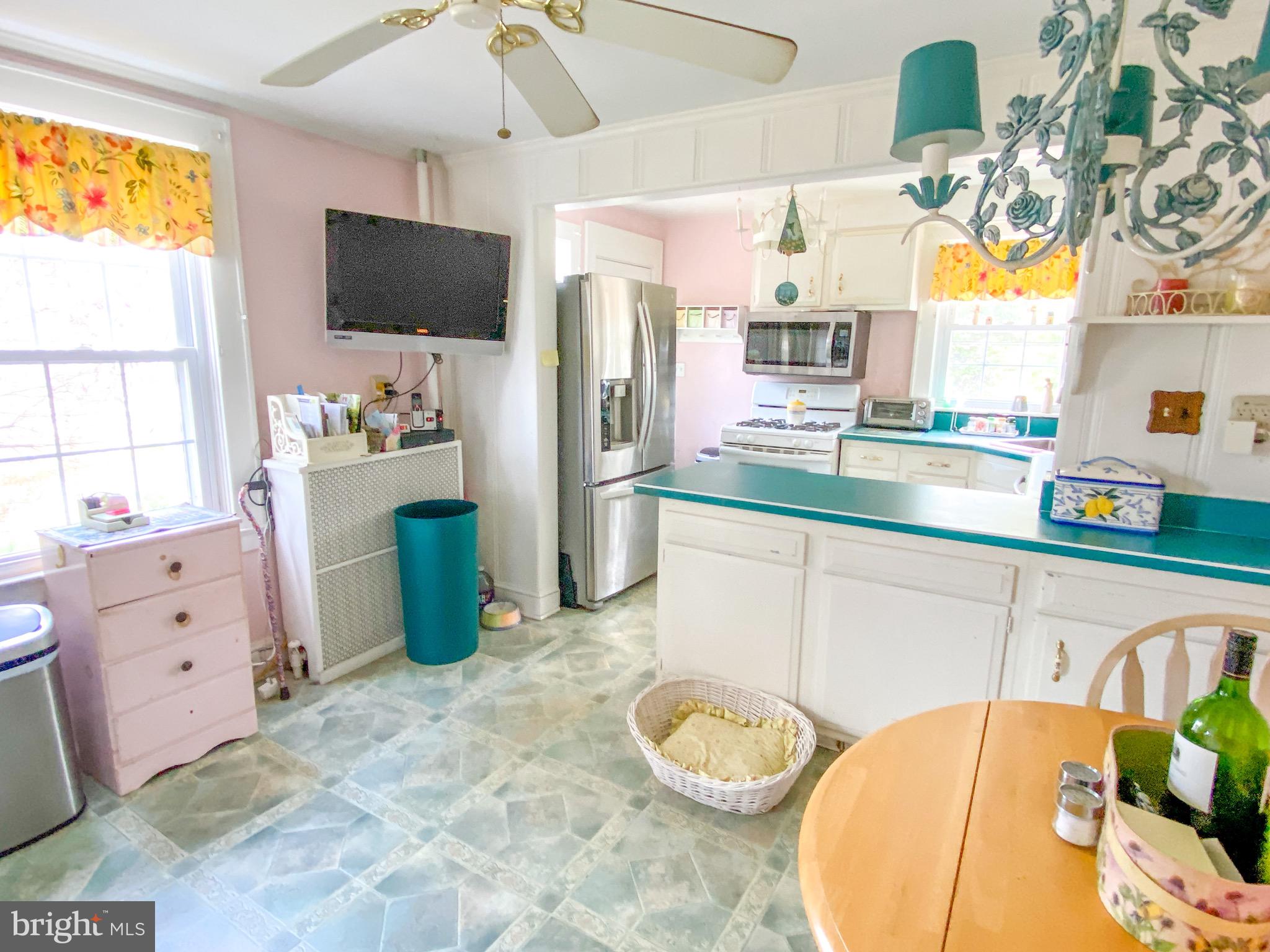 306 Hawthorne Road Linthicum Heights, MD 21090 - Photo 14 of 50 Eat-in kitchen area to Kitchen