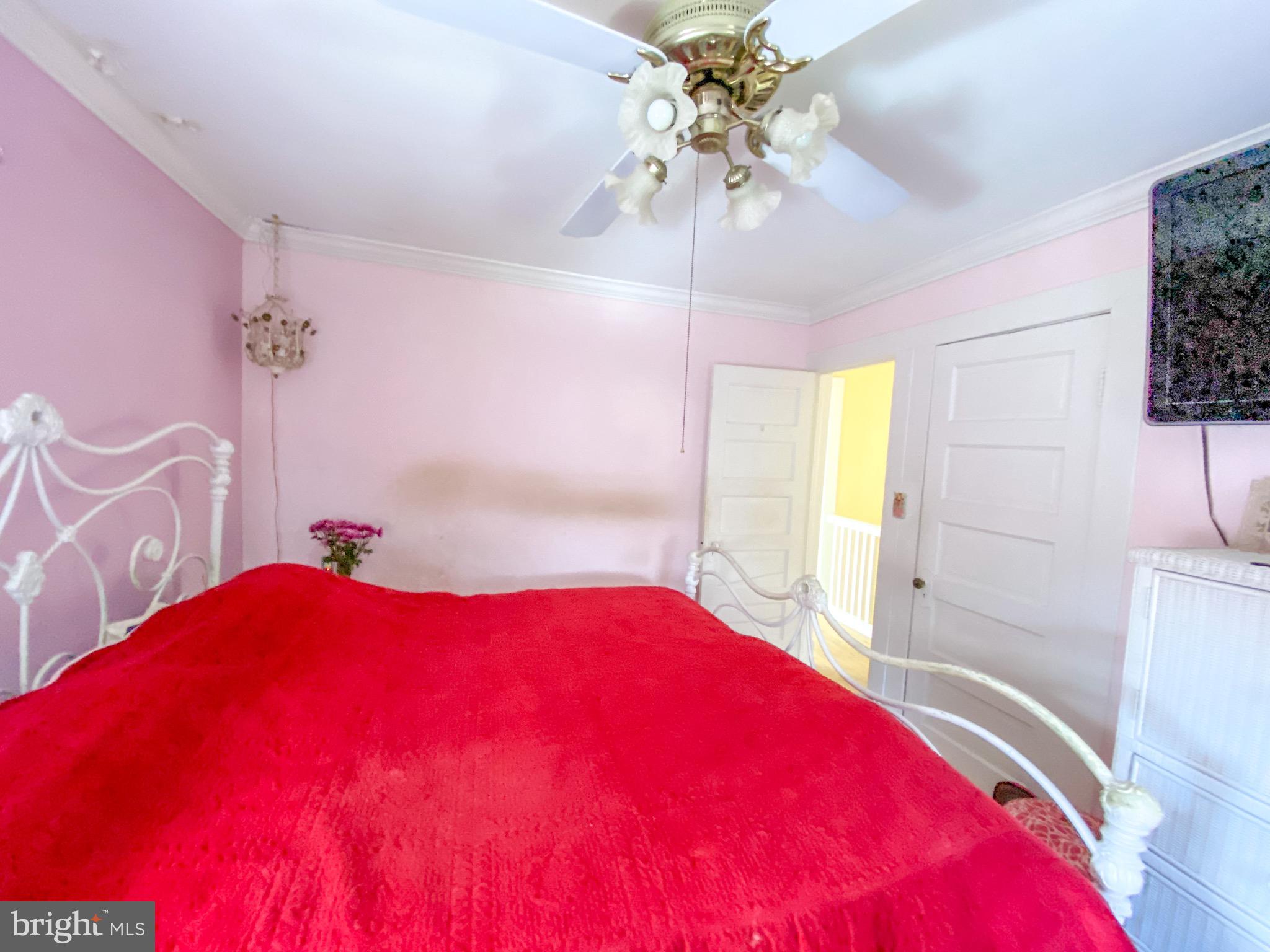 306 Hawthorne Road Linthicum Heights, MD 21090 - Photo 31 of 50 Master bedroom