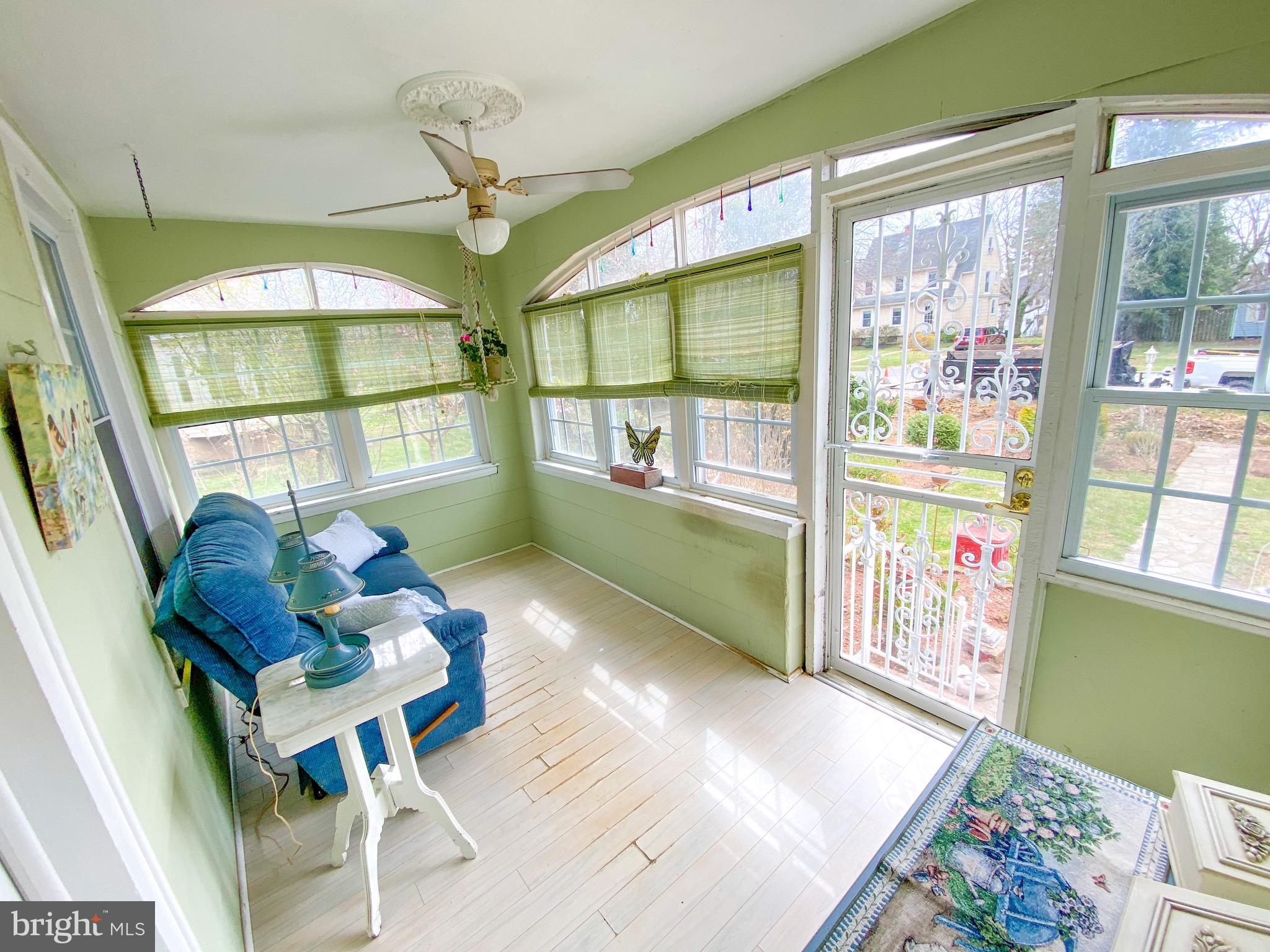 306 Hawthorne Road Linthicum Heights, MD 21090 - Photo 4 of 50 Front porch