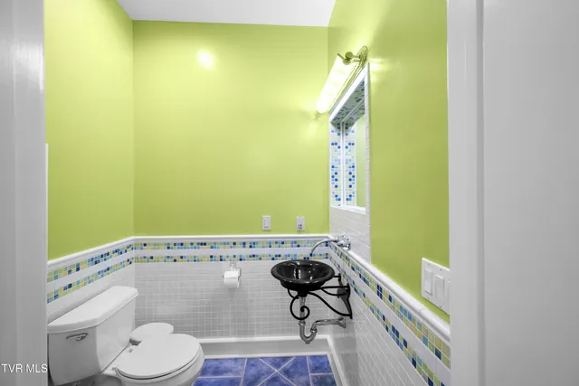 $1,950,000 | 408 Fairway Estates Drive, Blountville, TN 37617