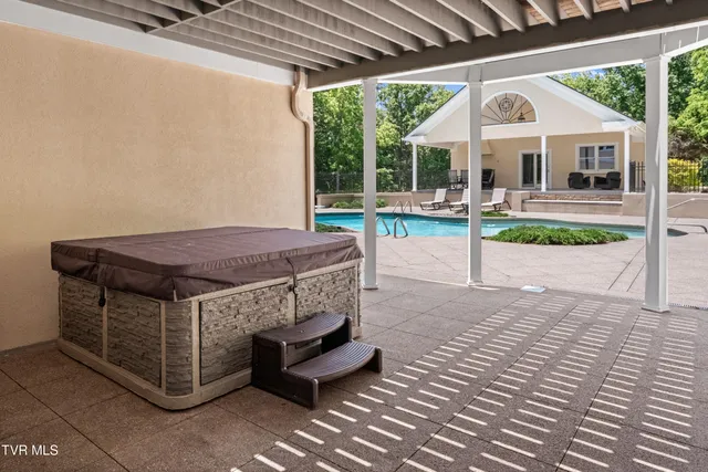 $1,950,000 | 408 Fairway Estates Drive, Blountville, TN 37617