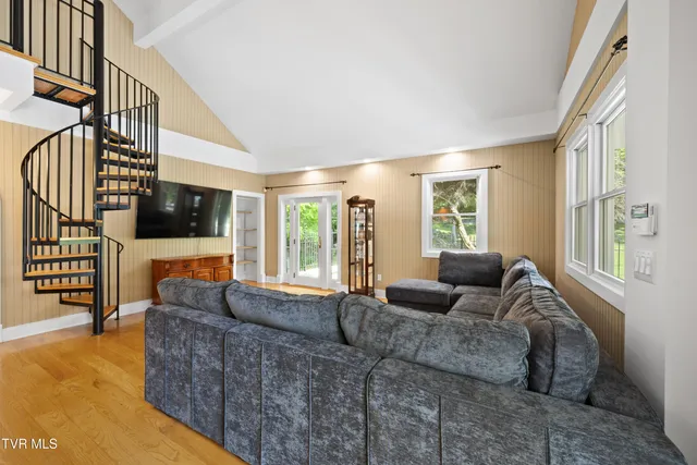 $1,950,000 | 408 Fairway Estates Drive, Blountville, TN 37617